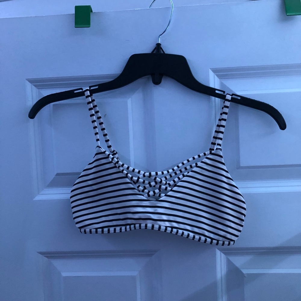 hollister bathing suit top